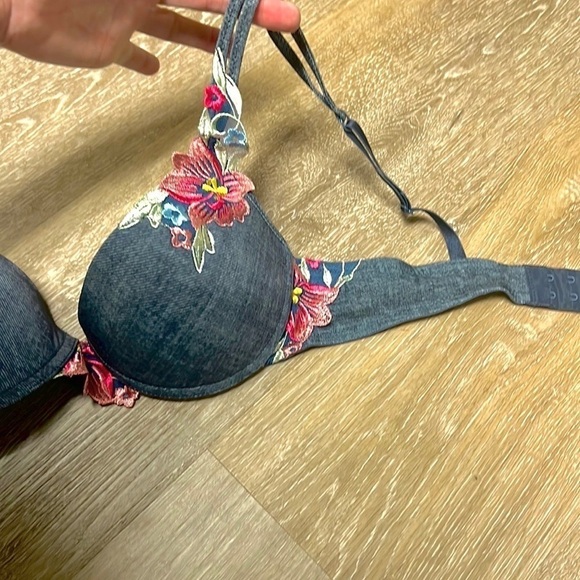 Victorias Secret,34B,Gorgeous Appliqué Wear Everywhere Push-Up Bra,Adjustable - Picture 4 of 11